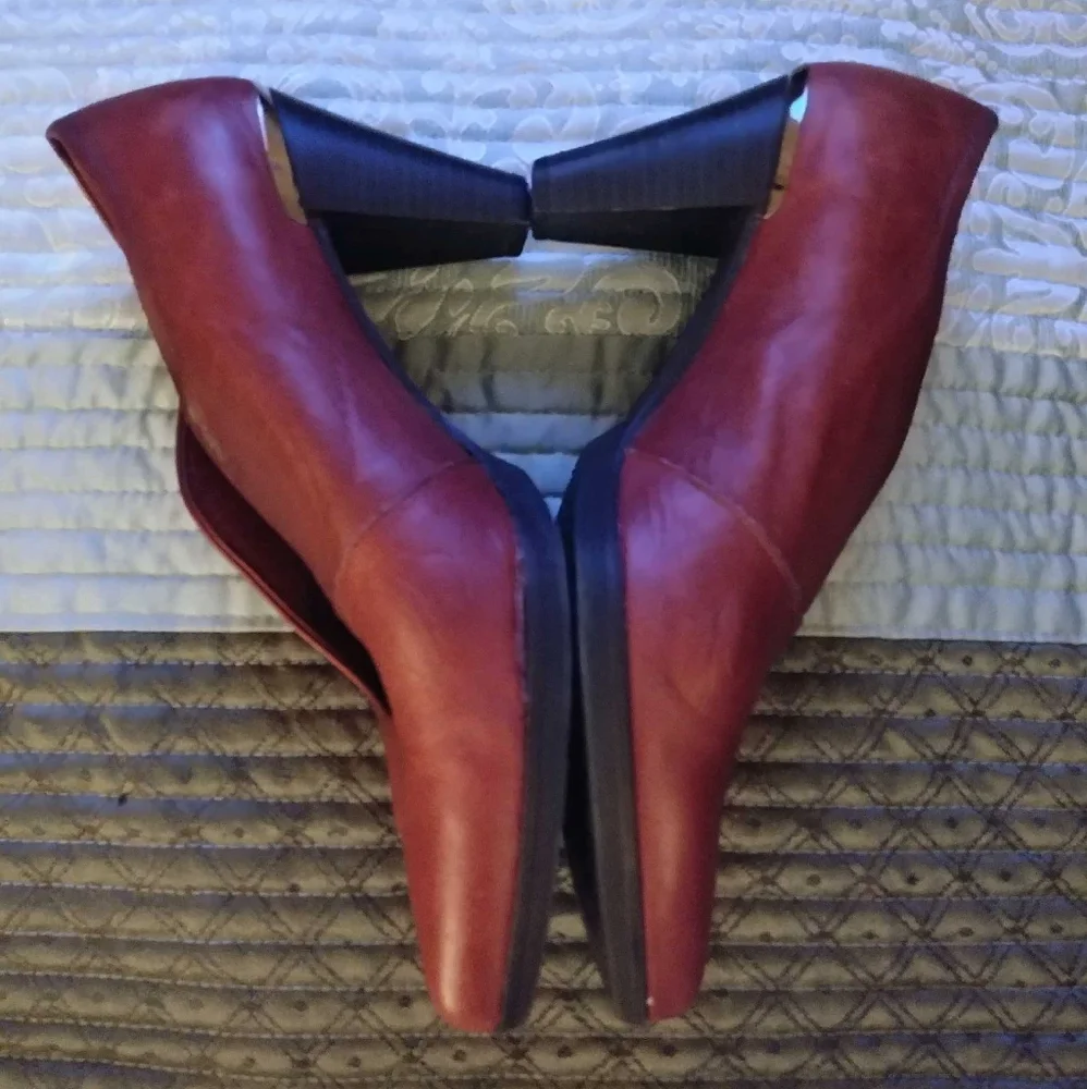 Hispanita Glove burgundy pumps - Picture 2 of 6